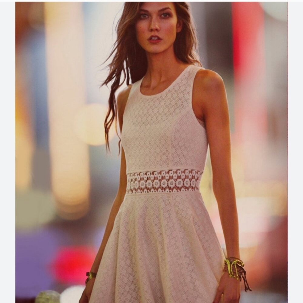 Free People Daisy Waist Lace Dress – Ivory (Size 6)